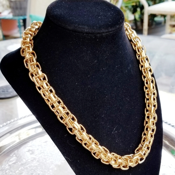 NLH Jewelry - NLH Signed Gold-Plate Chain Necklace EUC